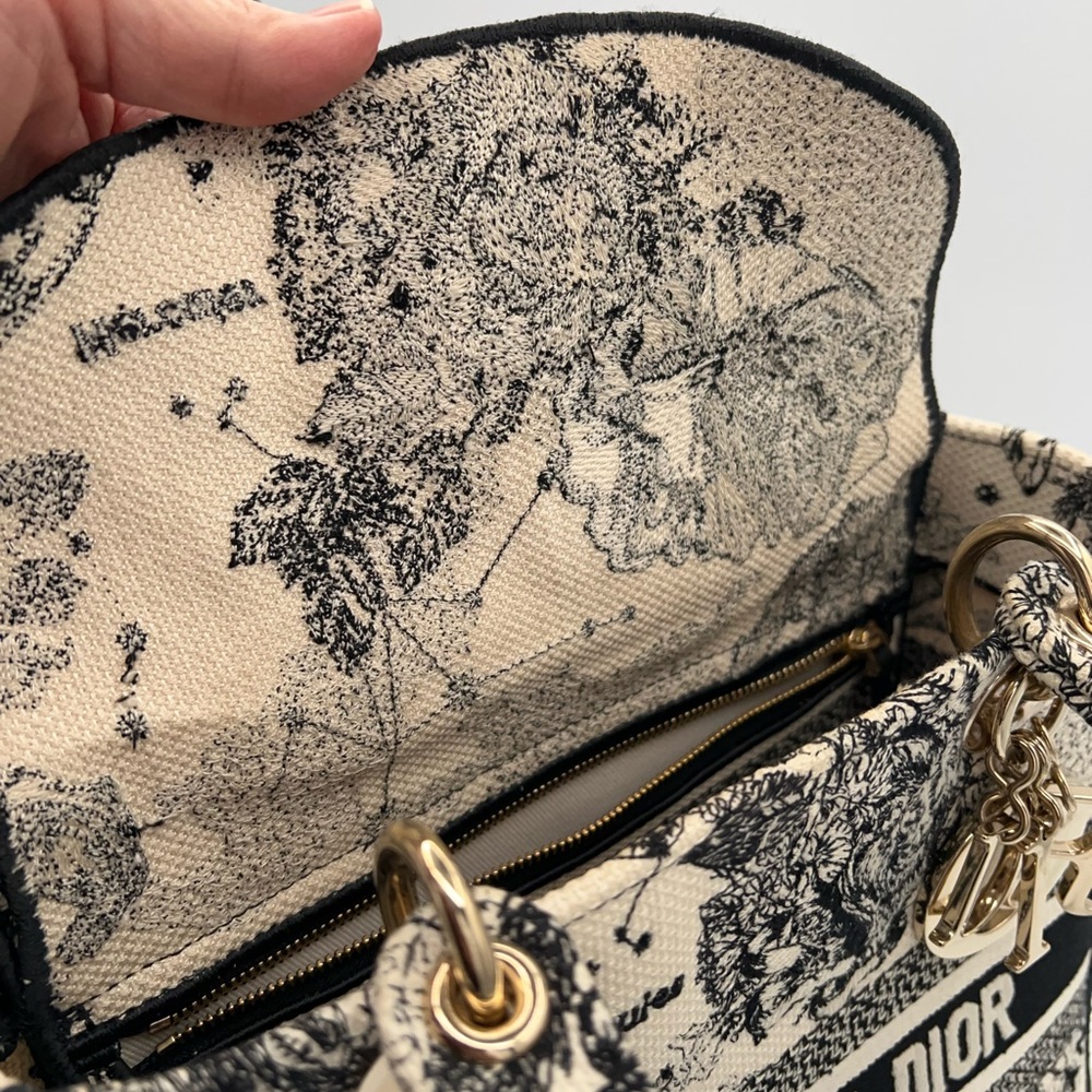 Dior Medium Lady D-Lite Zodiac Toile de Jouy FULL SET!! W/strap, dust bag & box! - Picture 10 of 16